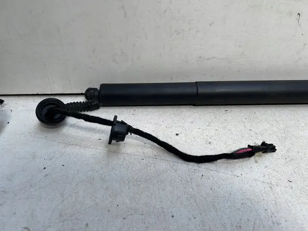 Baklucka Ställdon Opel Insignia B Kombi image 2