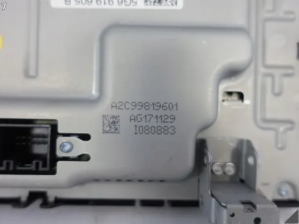 OEM 67548800 LCD-näyttö VW Golf 7:lle image 8