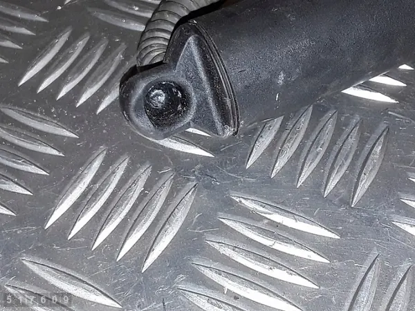 Tesla Model Y bakluckestötdämpare OEM 150060120b image 5