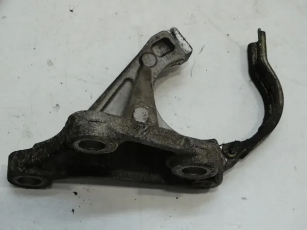 Renault OE 8200187544 Soporte Semieje Usado image 7