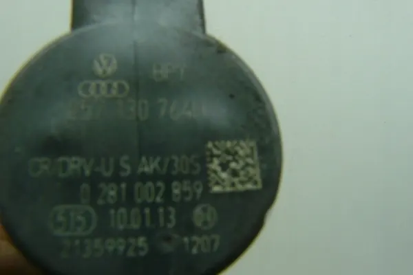 Régulateur pression carburant OEM 057130764H Audi A4 B8 image 3