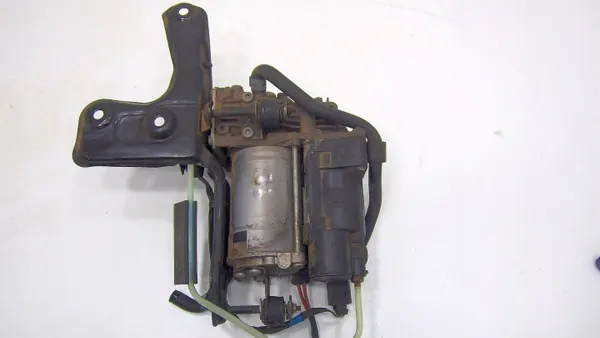 Veringscompressor A2213201704 AMK - Mercedes W221 image 2