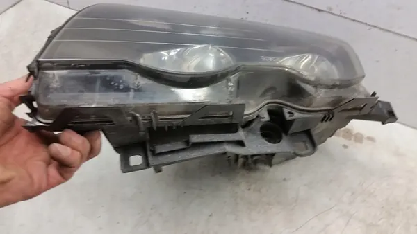 Farol esquerdo BMW E46 0301089205 image 5
