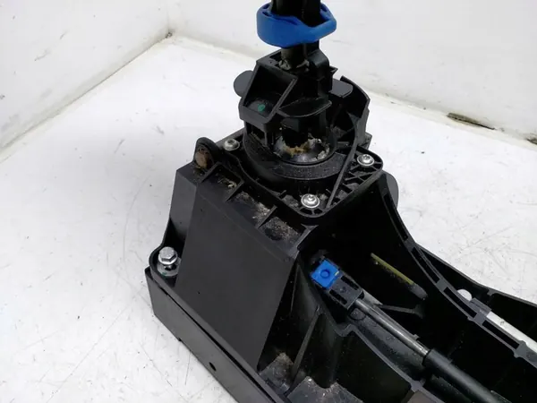 Levier de changement de vitesse supérieur Opel Astra J 2012 image 10