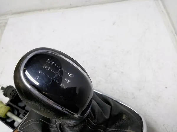 Levier de changement de vitesse supérieur Opel Astra J 2012 image 7