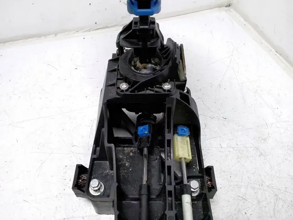 Levier de changement de vitesse supérieur Opel Astra J 2012 image 9