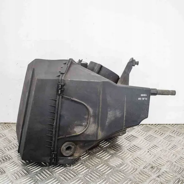 Ilmansuodattimen kotelo Audi A6 Avant (4F5, C6) OEM image 4