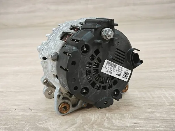 Vaihtovirtageneraattori Audi A6 C7 2.0 TDI 190 HV OEM 04L903017C image 3