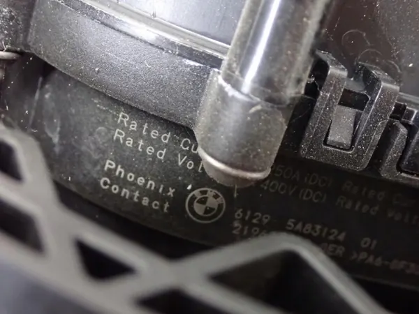 OEM 5A0FBA6 Puerto Cable Carga BMW i4 G26 - Usado image 8