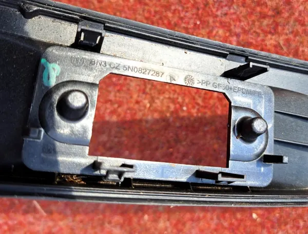 OEM 5N0827287A Klepstrip voor VW Tiguan image 3