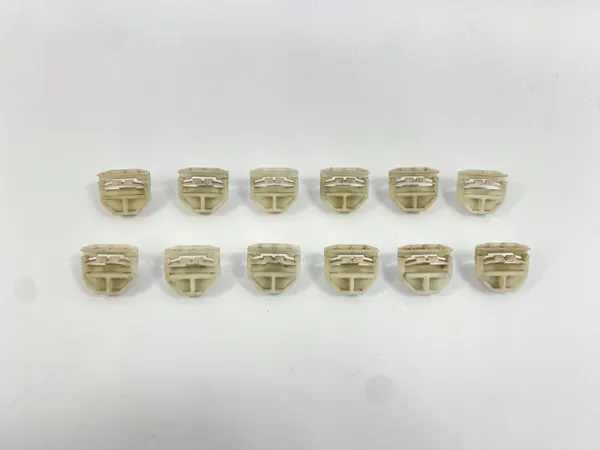 OEM SDV104564 Breite Zierleisten-Clips für Mercedes W201 image 5