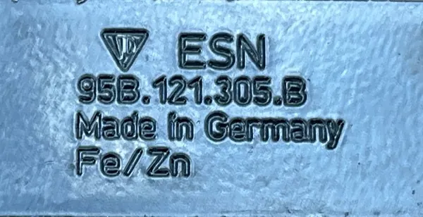 Support de pompe à eau Porsche Macan S 2015 - 95B121305B image 3