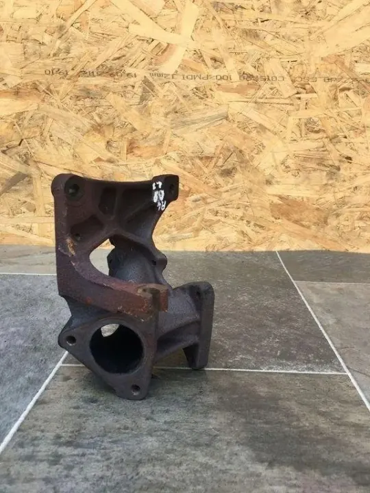 Coletor escape Audi A4 OEM 059131799R 2.7L Diesel image 3