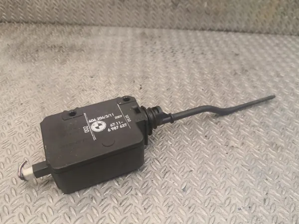 Serrure trappe à carburant BMW X3 E83 OEM 6987637 image 2