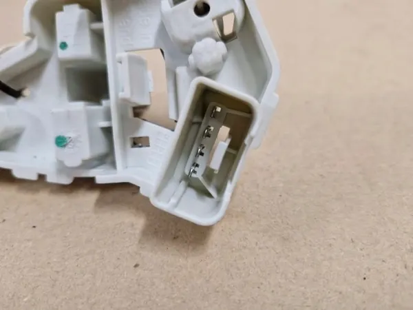 Inserção Farol Traseiro Esquerdo OEM 3C8945257A Usado image 3