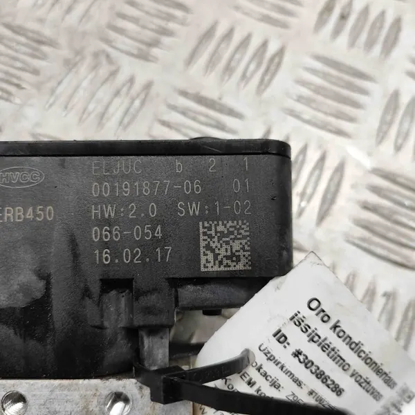 Begagnat AC-kylarventil OEM 4M0816682D för VW Golf VII image 6