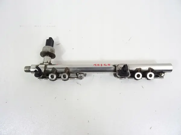 Bränslerailssensor Nissan Juke F15 Lift 1.2 DIG 175204385R image 2