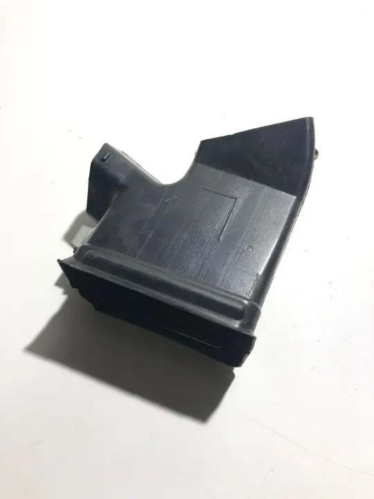 Conduit d'air Audi Q7 OEM 7L0819353 - État utilisé image 8