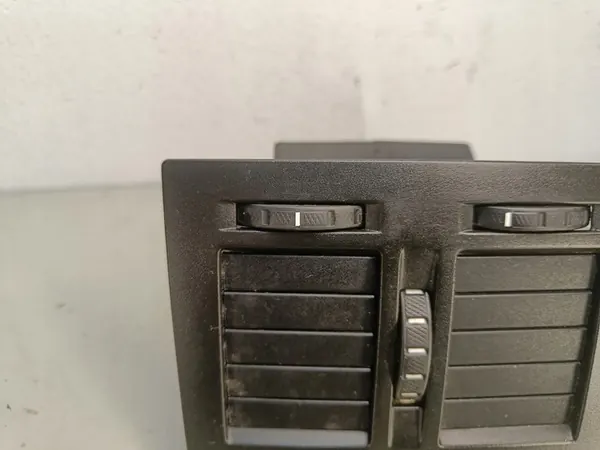 Skoda Yeti (5L) 2014 Grelha de Ventilação Traseira image 2