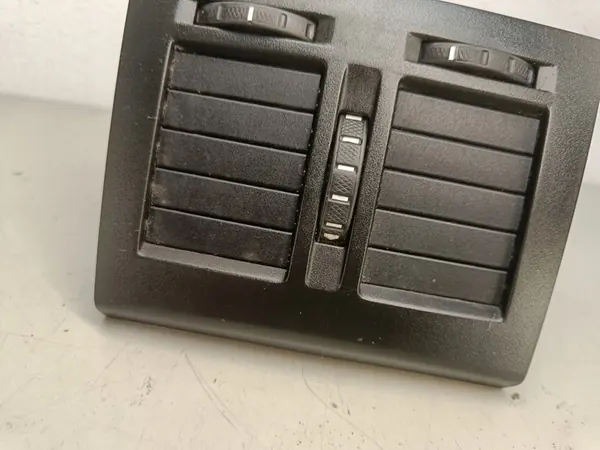 Skoda Yeti (5L) 2014 Grelha de Ventilação Traseira image 3