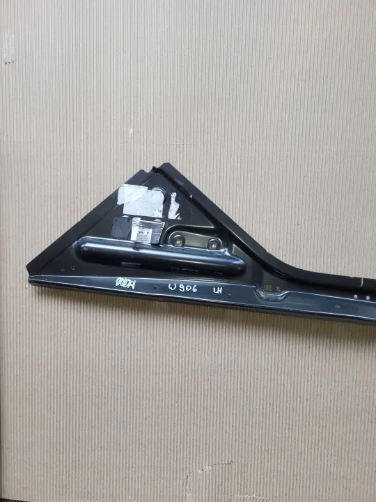 Garniture de pilier intérieur Mercedes Sprinter W906 LH OEM A9066300506 image 3