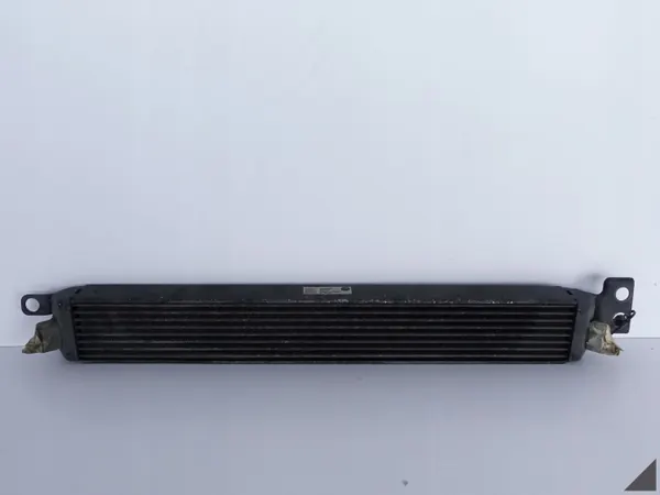 BMW M3 E90/E92/E93 Oliekoeler OEM 2284075 image 2