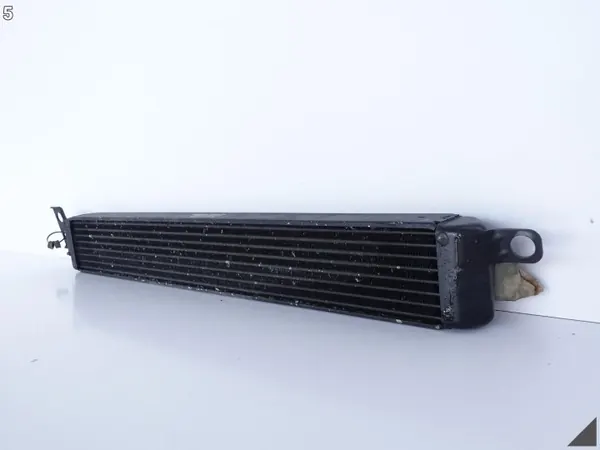 BMW M3 E90/E92/E93 Oliekoeler OEM 2284075 image 5