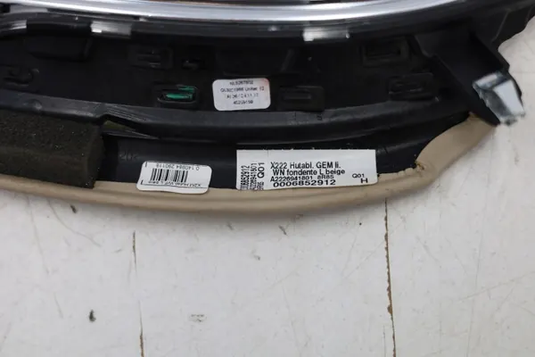 Oikea pilarikansi OEM A2226941801 Mercedes S Maybach image 3