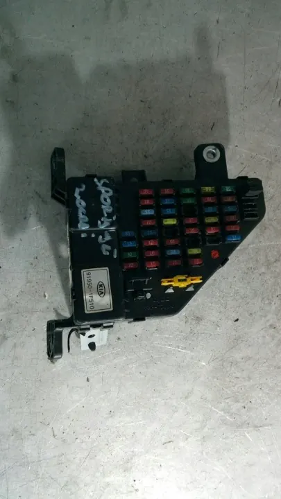 OEM 919501F510 sulakekotelo Kia Sportage 2006 image 2