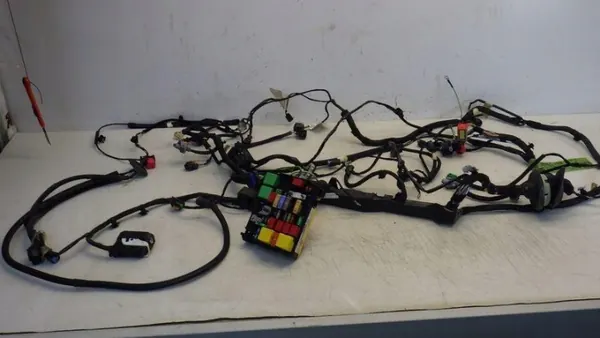 Harness Motor OEM 9820453180 para Peugeot 208 image 2