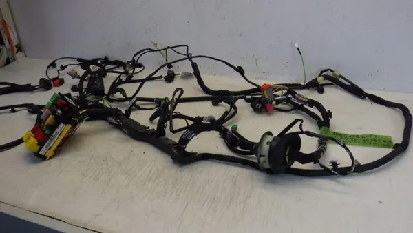 Harness Motor OEM 9820453180 para Peugeot 208 image 3