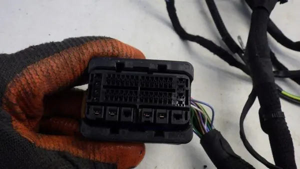 Harness Motor OEM 9820453180 para Peugeot 208 image 6
