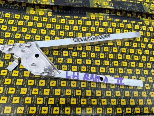 Ferrari 458 voor linker frame OEM 84042600 image 2