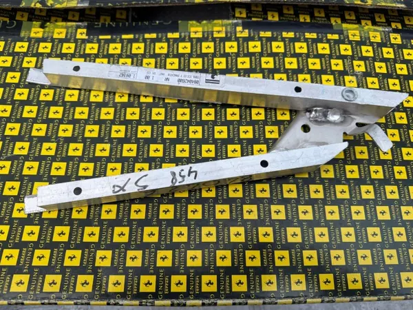 Ferrari 458 voor linker frame OEM 84042600 image 3