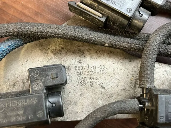 Pieza motor BMW X5 F15 usado OEM 8507930 image 4