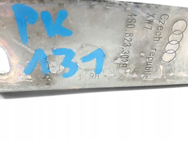 Audi R8 II Spyder Motorhuveskarn OEM 4S0823302B - Höger Fram image 5