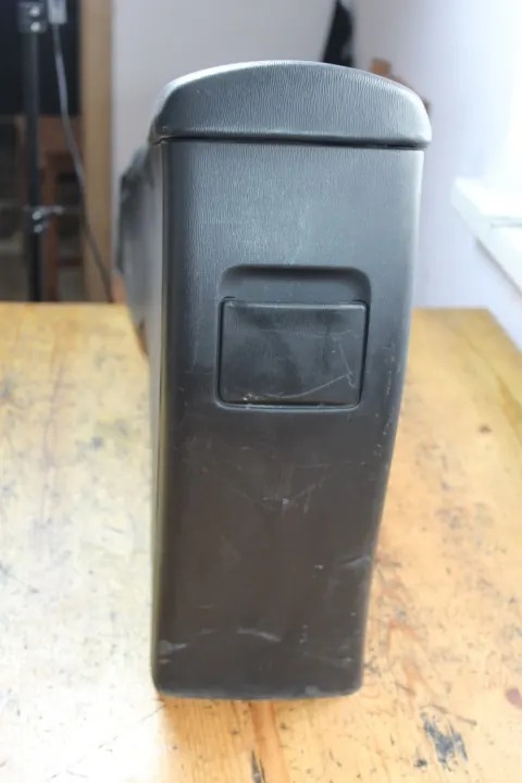 Accoudoir Toyota Avensis T27 OEM - Pièce d'occasion image 10