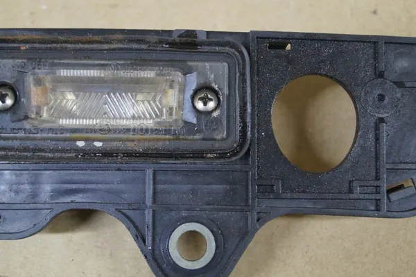 VW GOLF V PLUS Heckklappenverkleidung Mikroschalter 1T0827574F image 7