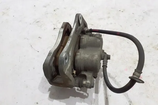 Vorderer rechter Bremssattel TOYOTA C-HR 4773048150 image 2