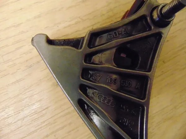 Timing Tensioner Slider Audi Q7 4.2 TDI 057109510A image 6