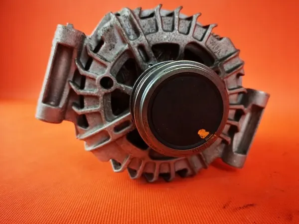 Audi S3 A3 8V LIFT Generaattori 06j903023d image 7