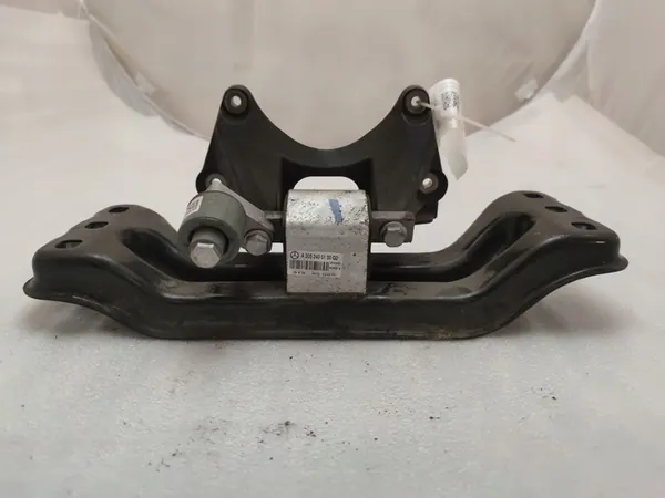 Suporte de transmissão Mercedes-Benz C W205 2017 image 2