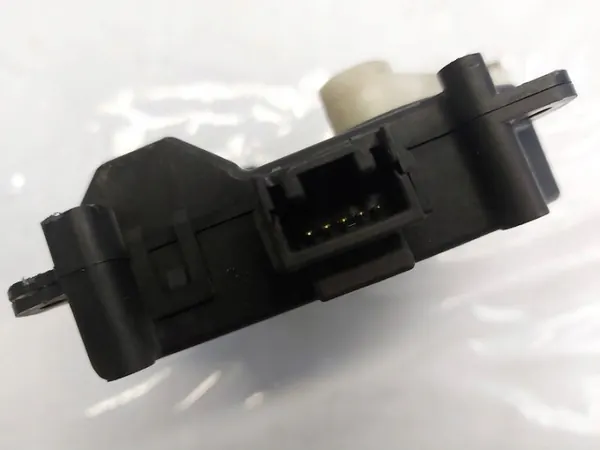 Verwarmingsmotor Toyota Avensis T25 OEM 063700-8680 image 4