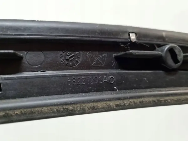 OEM 68227296AC Joint Vitre Arrière Côté Droit image 4