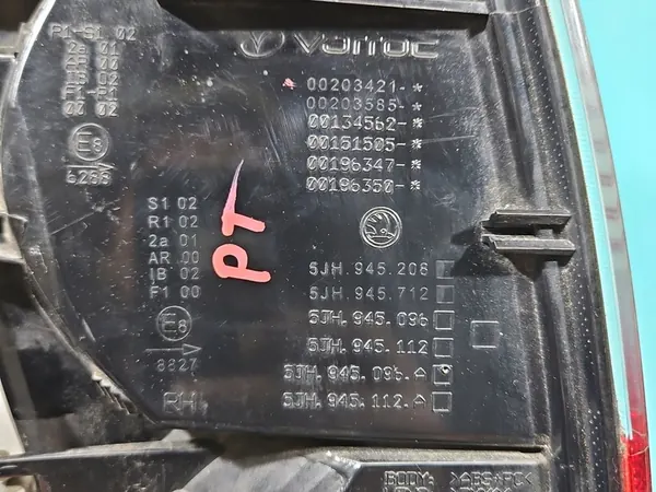 Luz Trasera Derecha Skoda Rapid HB Europa image 6