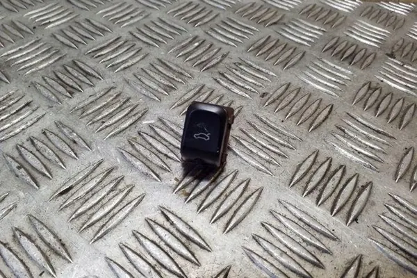 Kofferbakontgrendel AUDI Q5 8K0959831A image 2