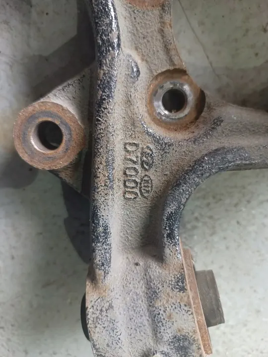 Mozzo di Sospensione Posteriore Sinistro Kia Sportage IV 1.7D image 3