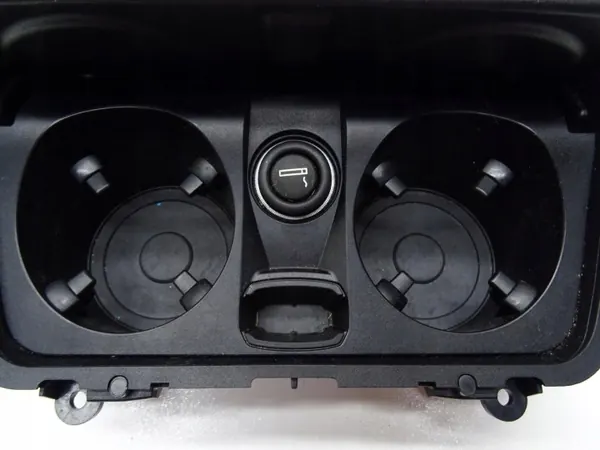 Portavasos OEM 9238611 para BMW F10 F11 LCI image 4
