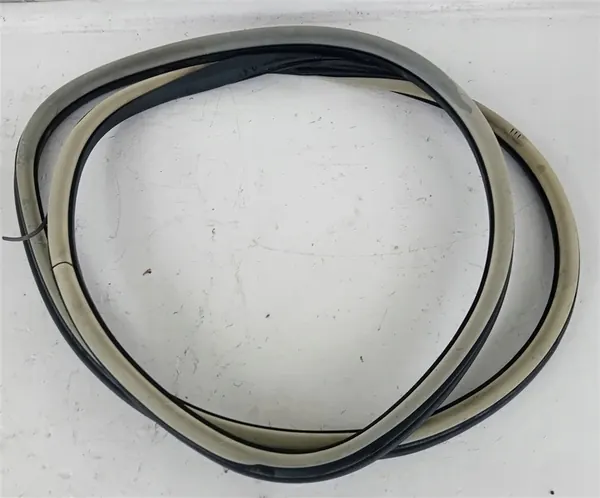 Front Left Door Seal Citroen C5 III X7 08-17 image 4