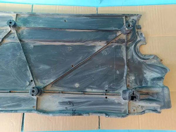 Escudo Inferior Esquerdo VW Tiguan II OEM 5QF825201H image 6